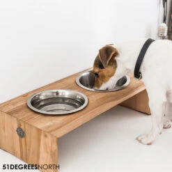 51 Degrees North Voerbak Teak High -Beste Hondenartikelen Winkel 51 degrees north voerbak teak high 211100 1000 none